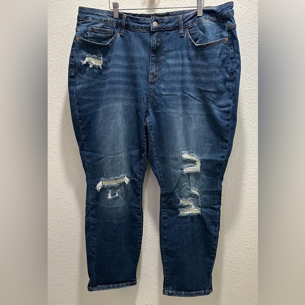 Judy Blue Sz 22W Boyfriend Fit Thermal Patch Ripped Medium Wash Jeans JB88306MD